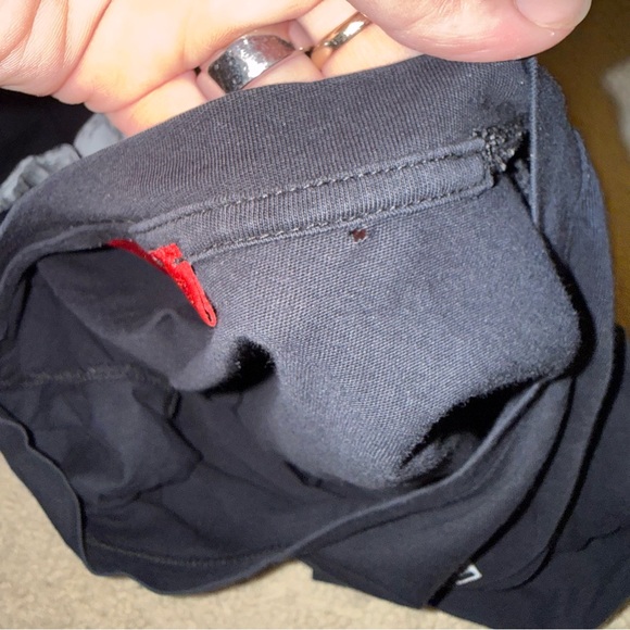 Hugo Black Daps T-Shirt - Picture 6 of 6